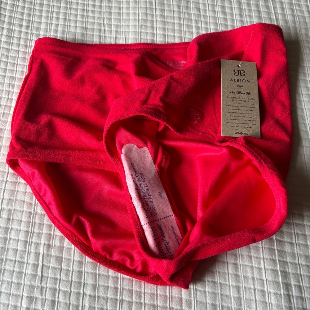 Brand new with tags/liner Albion Fit swim bottom